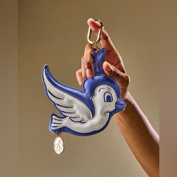 Bath & Body Works Accessories - Bath and Body Works Blue Bird Coin Purse -Disney Snow White🔥 New with tags!